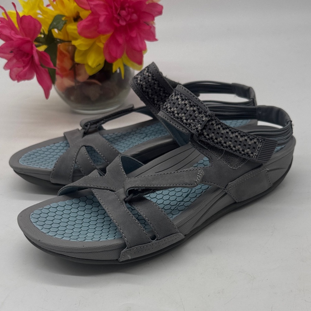 BareTraps Gray Sandals with Blue Insole Size 9.5 MCS9513A